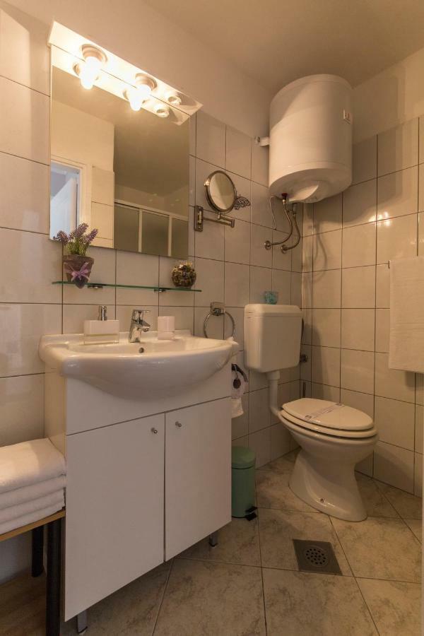 Apartments Tasha Mali Losinj Luaran gambar