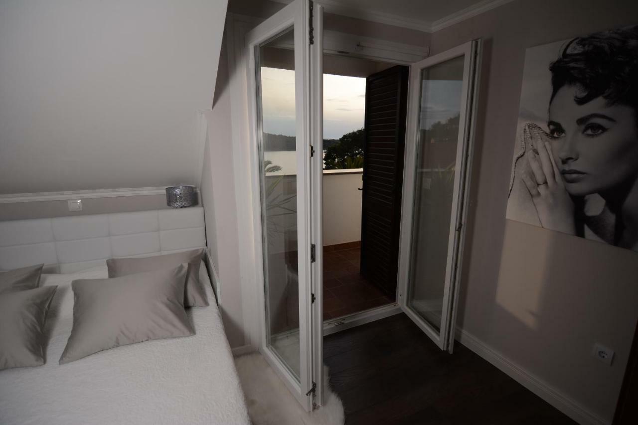 Apartments Tasha Mali Losinj Luaran gambar