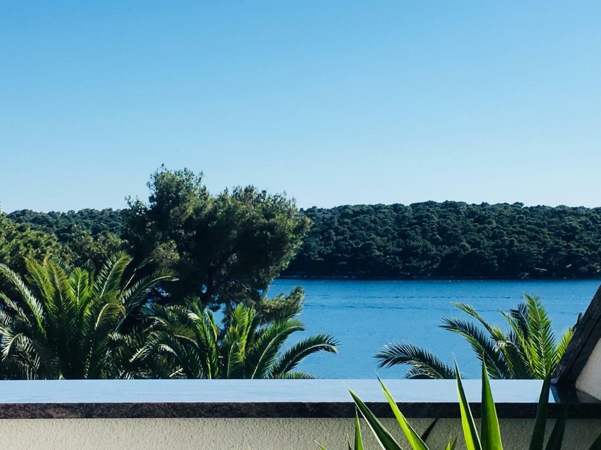 Apartments Tasha Mali Losinj Luaran gambar